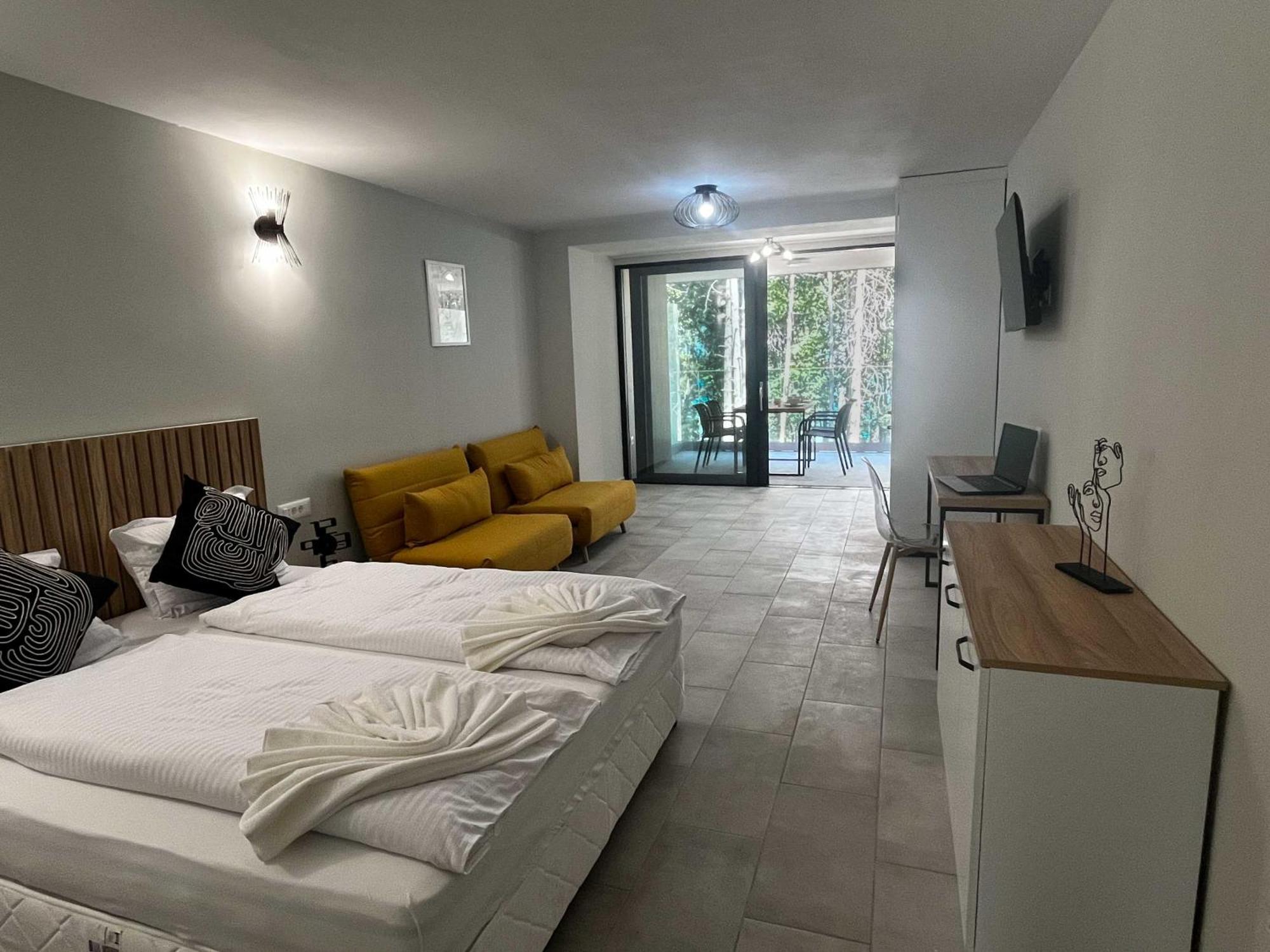 Teracite Aparthotel Varna Bagian luar foto